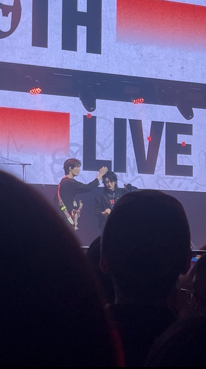 ppijyo's tweet photo. 원숭이가좍 https://t.co/uxrpLiclkL