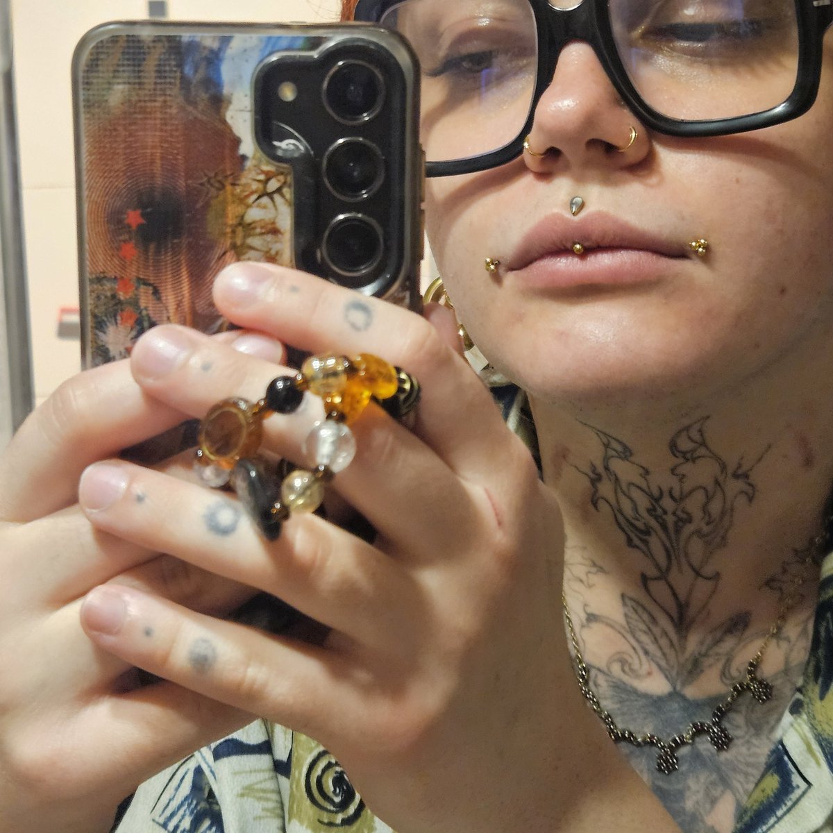 hurtingdog's tweet photo. piercing update!!!! https://t.co/AbE4VsQaT6