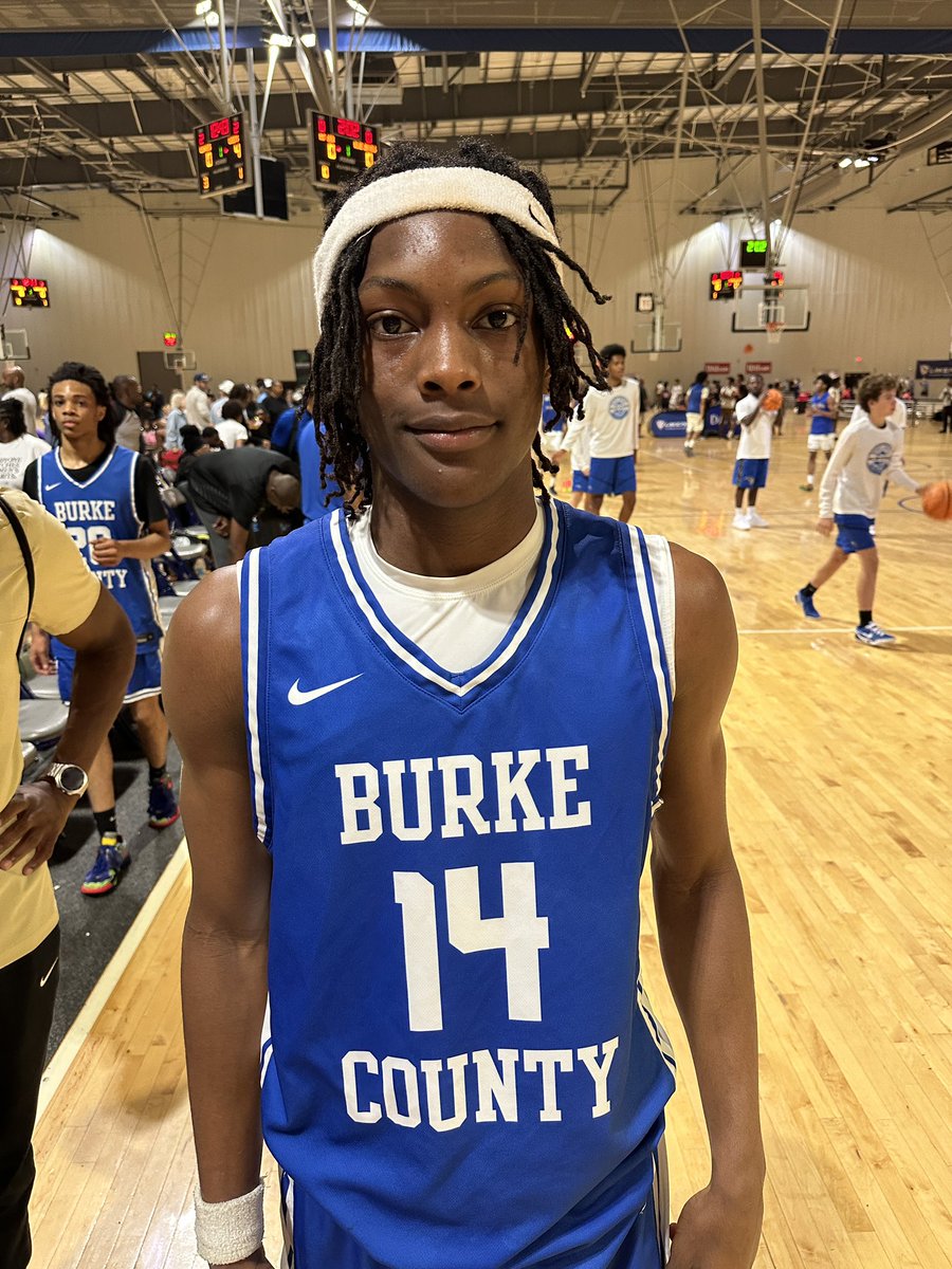 KyleSandy355's tweet photo. F
@MariettaHSHoops 69
@PurvDukeBC 66

@MerrickHam72 21p (5 threes)
@WhitfieldBray21 9p 2r 5a 1s

@xobray3 27p 1r 4a 2s
@QuayLkjuz 22p 6r 1s

#GBCALive @GBCALive https://t.co/4VVxtJ5TfP
