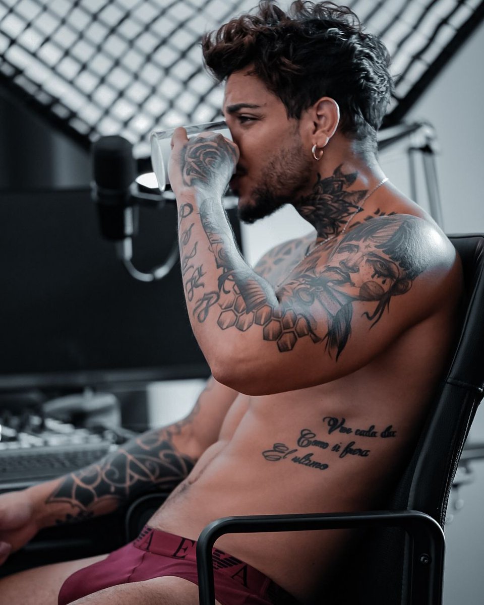 Manhunt's tweet photo. ☕️☕️☕️ https://t.co/sWkX8pIWTw