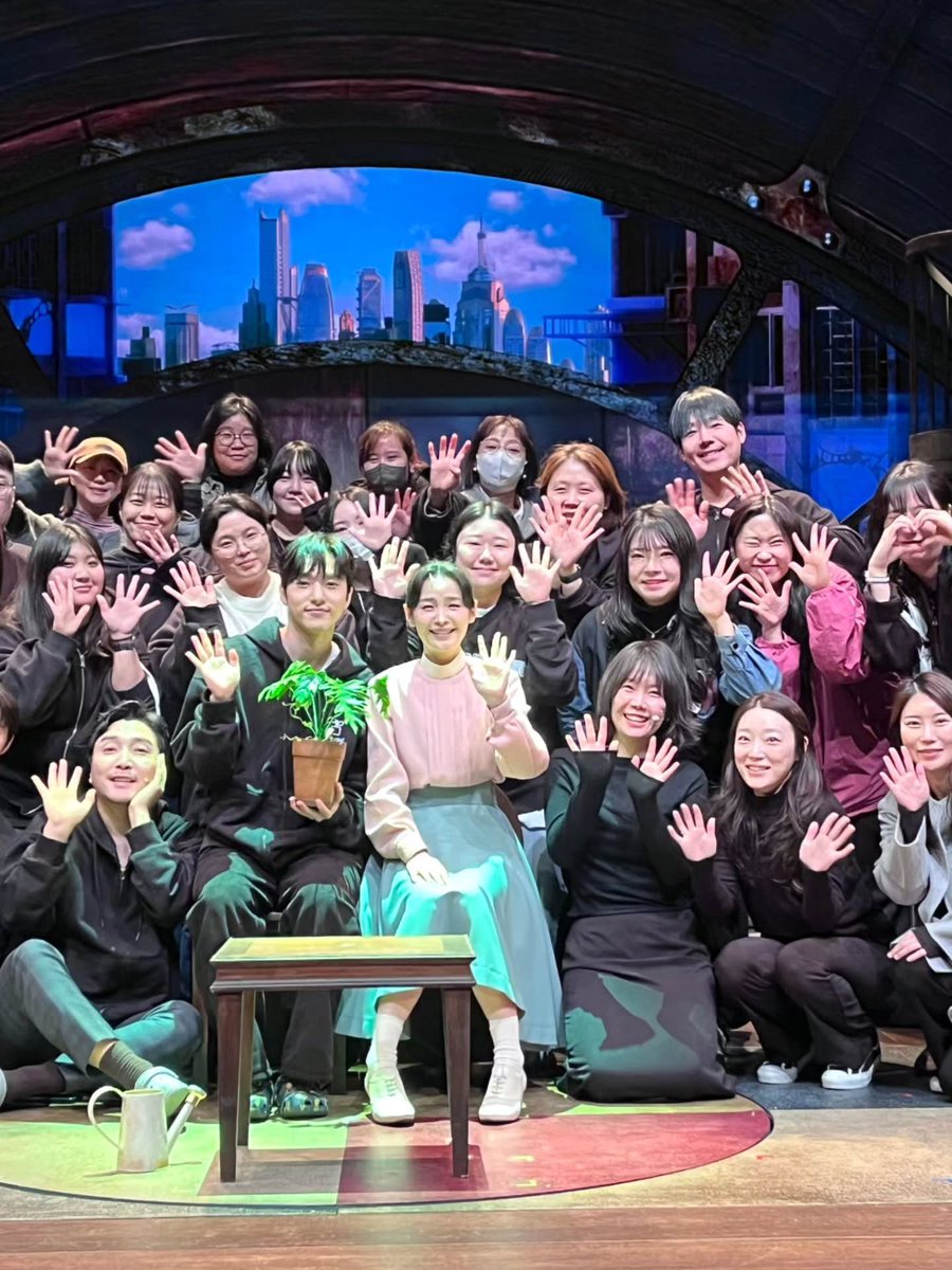 midobirb's tweet photo. the end of an era 🥺 
can’t believe we’re really saying goodbye to midoclaire 😭😭 https://t.co/h0aS7llV9N