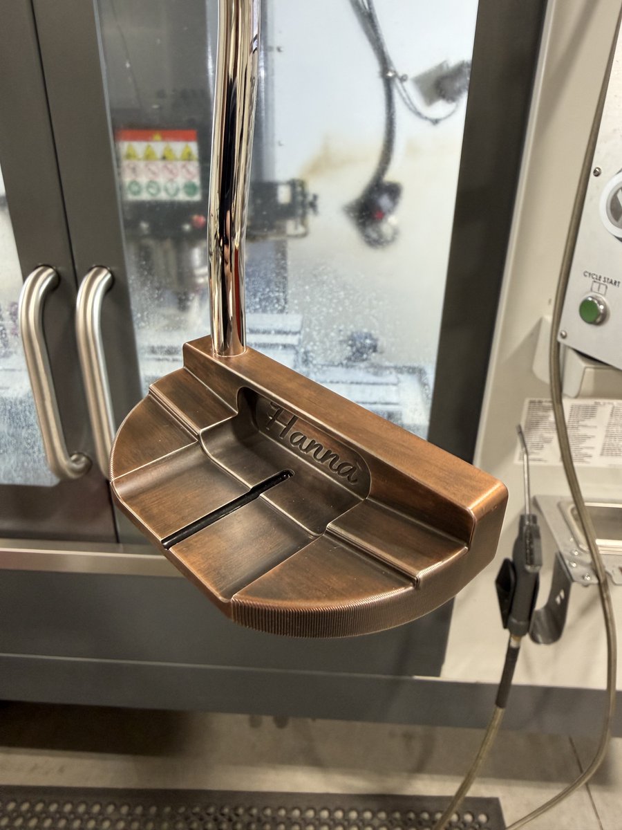 DoerflerJared's tweet photo. We are giving this @HannaGolfCo putter away.  

72 lie 
3 loft 
Aged Copper Finish
303 Stainless Steel  

Here's how to win.  

• Retweet this tweet.  
• Click the link in the next tweet below to submit your email address.  

Contest will run through Monday, 6/15 at 5:00 pm Central. Winner will be selected on Monday, 6/15, by 6:00 pm.  

Back to the lab.