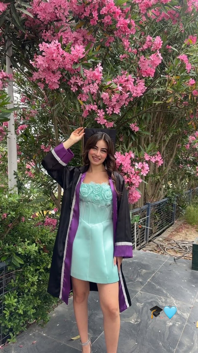 LEYAWFAN_'s tweet photo. Nerden nereye🥹❤️‍🩹benim minnikimmmm mezun olmuş gurur duyuyorum seninle bebeğim hep Parla 🤍 @kirsanleya 🐣 https://t.co/e8r39UjVs1