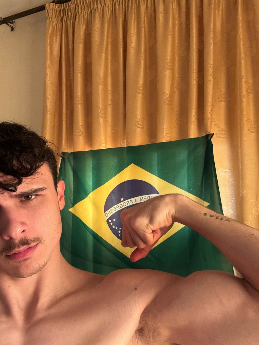 dark_salvatoree's tweet photo. rooting for Brazil today 😇 https://t.co/ufqMzeTxsA