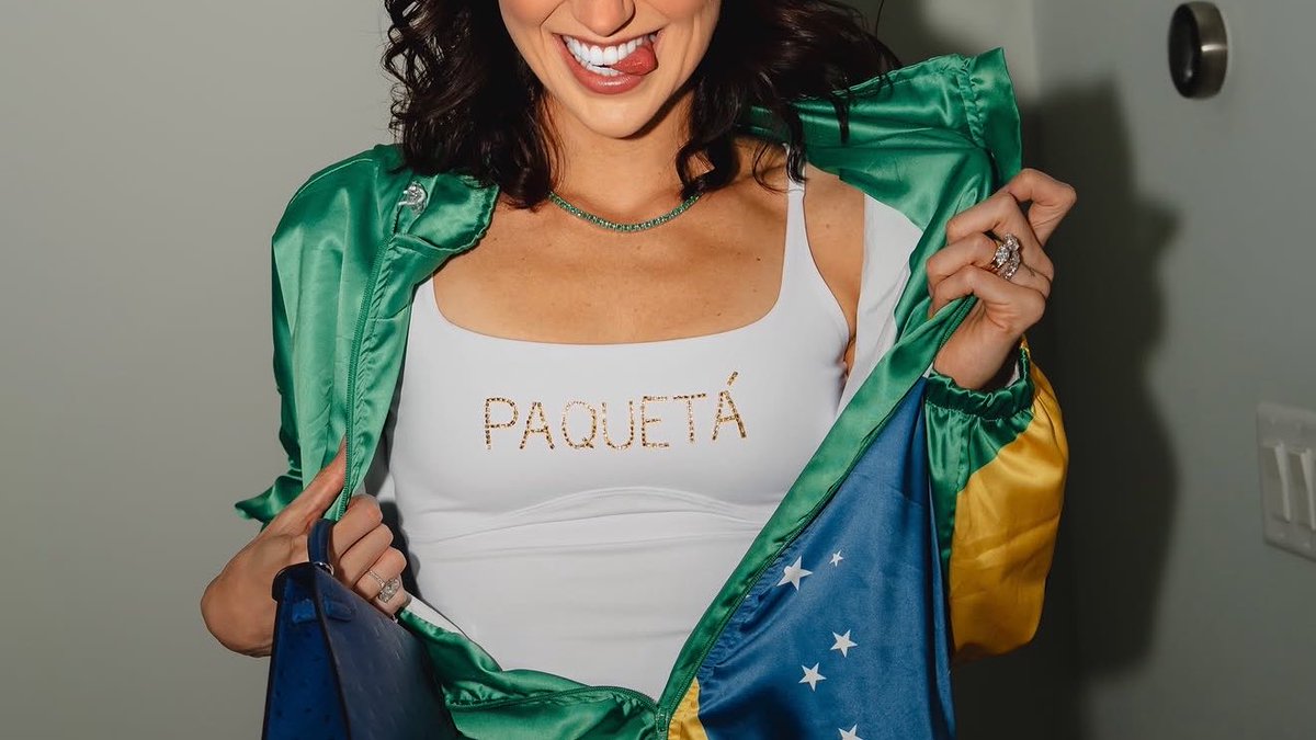 hablasuzzy's tweet photo. Duda Fournier também elaborou algo customizado com o nome do Paquetá 💛💚 https://t.co/E7C9zzlaHW