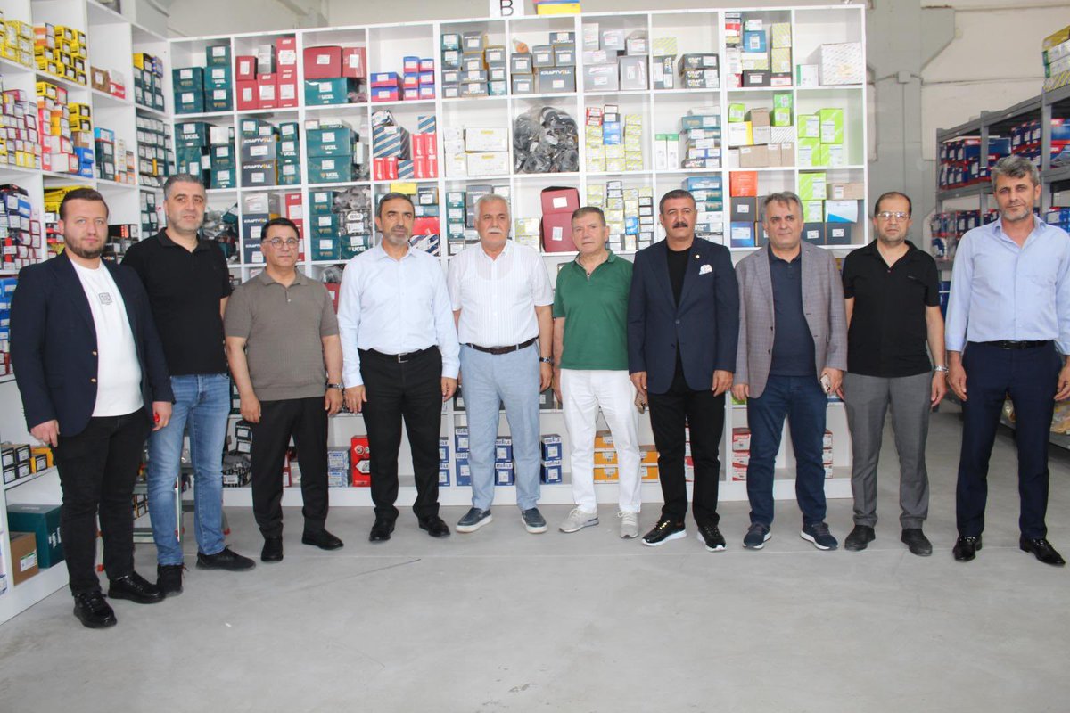 askonbatman's tweet photo. Şube başkanımız @selmannasiroglu yönetim kurulu Üyelerimizle birlikte,başkan Yrd Mahmut Eren’in yeni açtığı oto yedek parça işyerinin açılışına katıldı.
Allah hayırlı uğurlu etsin inşallah 
@orhanaydin @Volkan_Khrmn08 @avsiracsusuz https://t.co/qAZO7aZOYc