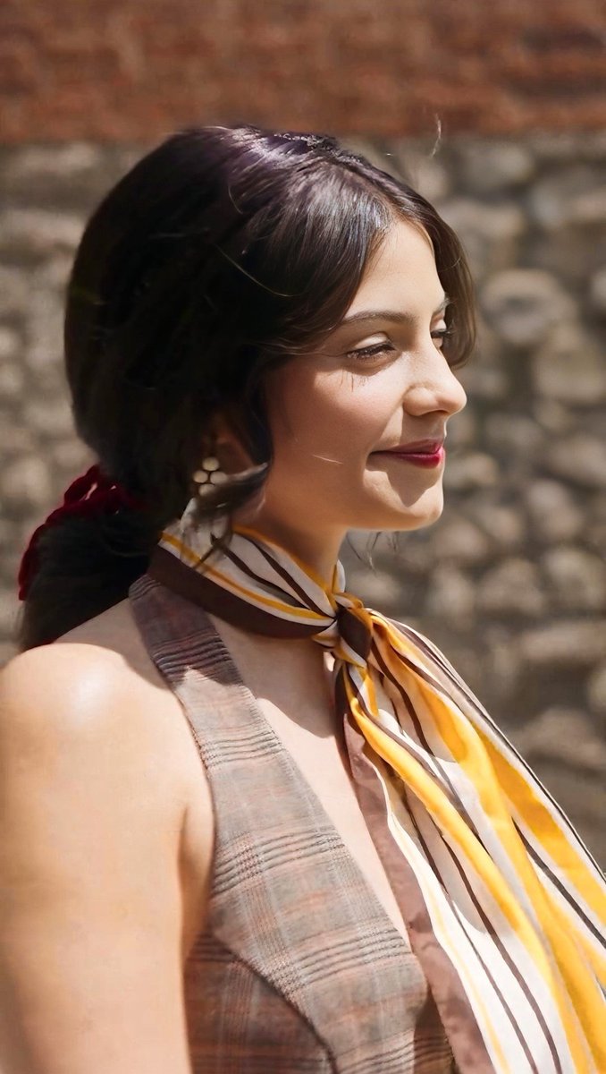 miangelitodeluz's tweet photo. Recordando a Maggy 💐.

Bárbara como Margarita Ruiz en #SinQuererQueriendo ☕💐 #Chespirito https://t.co/lFRTH6Io0a
