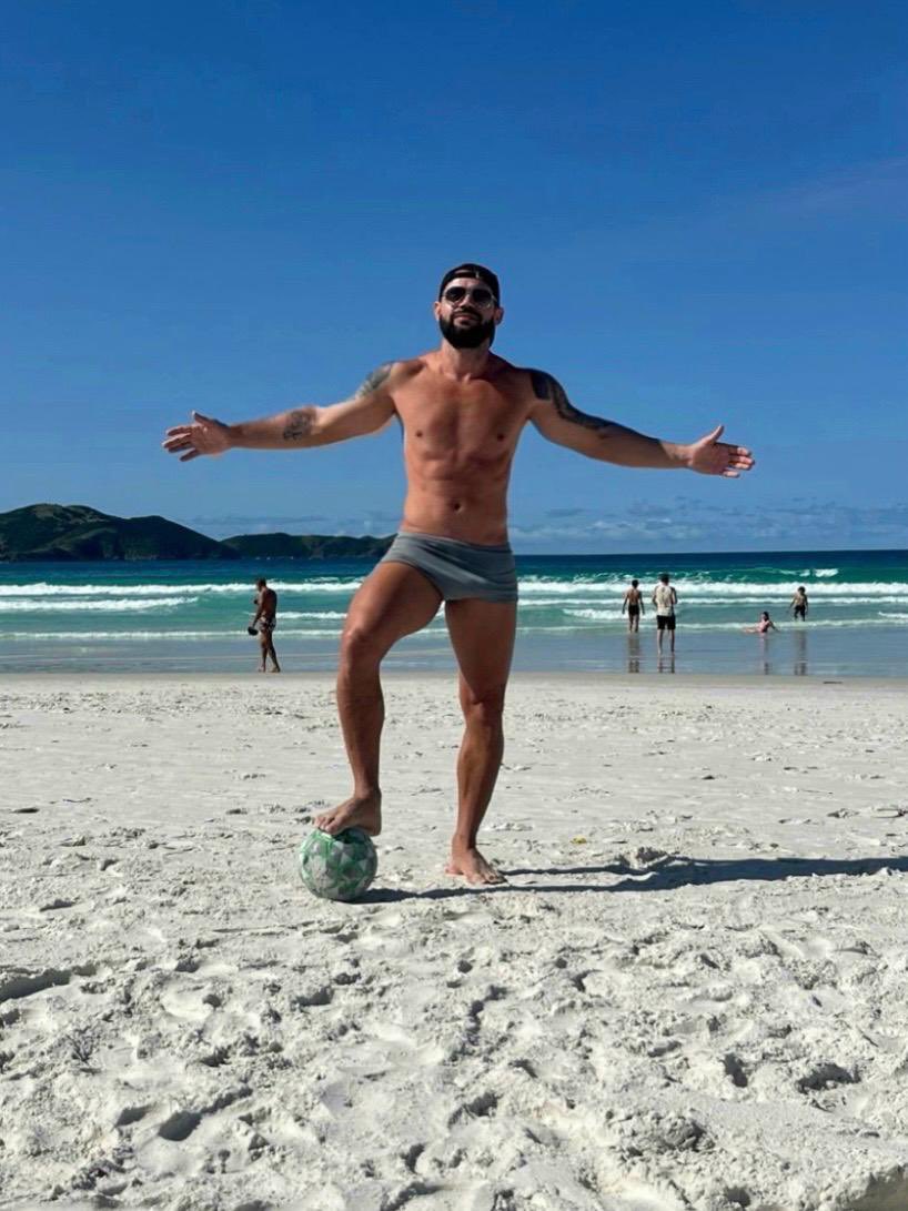 Pedrobarone03's tweet photo. 🌊🏄🏽‍♂️⚽️ https://t.co/EsBts0Jev1