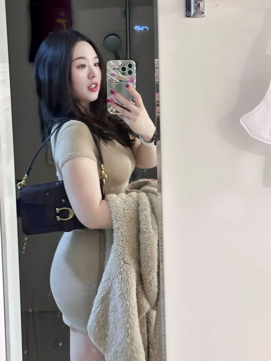 pasalmado's tweet photo. 男人们是不是都喜欢这样呢？是有什么特别的快感吗？希望可以来个男人交流一下呢，可以互看！真的给！ https://t.co/aFnHGmjoDJ