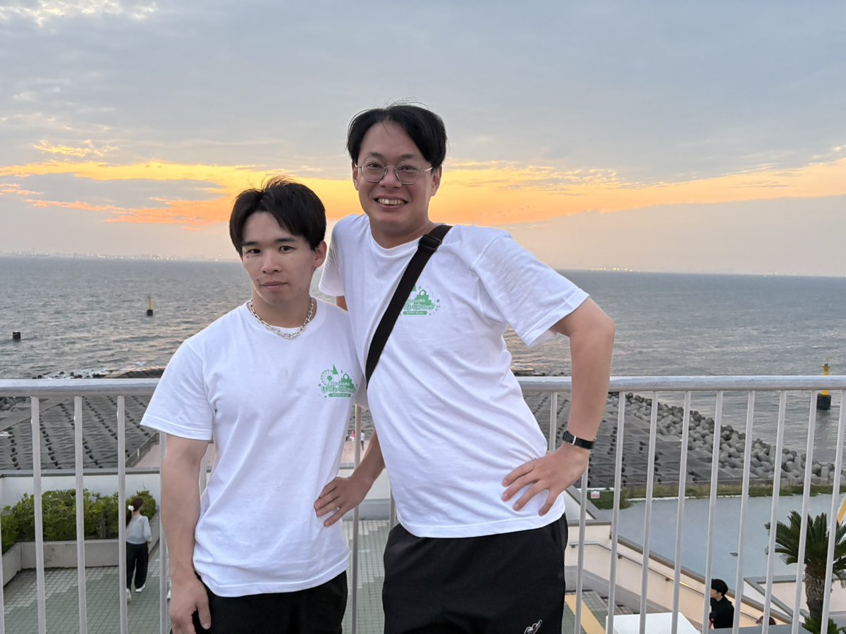 hiroyukiMc_2's tweet photo. 一日中笑いっぱなしでむっちゃ…むっさ…いや、むっそ楽しかったんですけど！参加者の皆様、スタッフの皆様、トレーナー芸人のみんな、そして野田さん、ありがとうございました！#クリスタルジムわくわくピクニックバスツアー ←でみなさまの思い出を共有させてください！思い出し酒が止まりません… https://t.co/hq8qOXqNTz