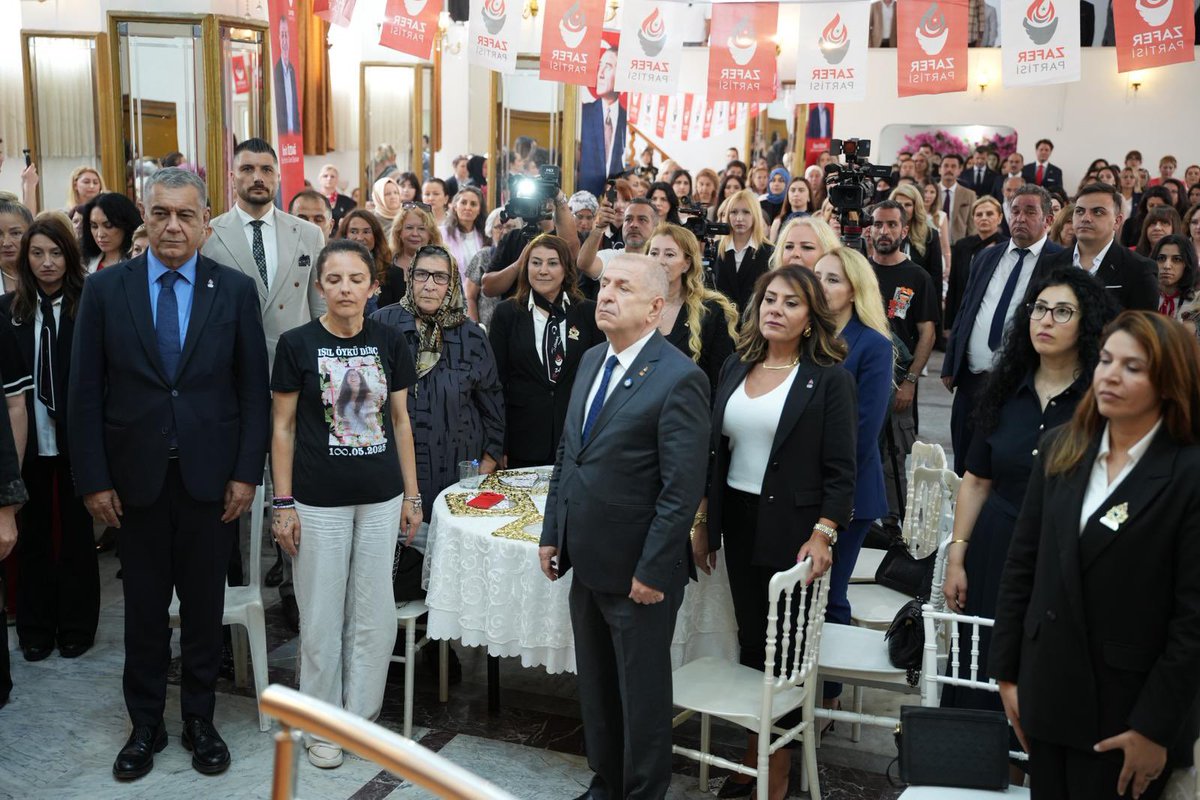 zaferpartisi's tweet photo. Atatürk’ün Kızları İstanbul’da bir araya geldi.

Genel Başkanımız Ümit Özdağ; Kadın, Çocuk ve Aile Politikaları Başkanımız Suzan Küçüksaraç ve İstanbul İl Başkanlığımızın koordinasyonuyla düzenlenen programda Türk kadınlarıyla buluştu.

Programda; kadın cinayetleri, çalışma hayatında karşılaşılan sorunlar, üretim süreçlerinde kadın emeğinin yeri, ekonomik hayata katılım, sosyal haklar ve Türk kadınının toplumsal yaşam içerisindeki öncü rolü ele alındı.

Zafer Partisi olarak; Türk kadınının güven içinde yaşadığı, emeğinin karşılığını aldığı, üretimde, eğitimde ve toplumsal hayatta hak ettiği değeri gördüğü bir Türkiye için mücadelemizi sürdüreceğiz.