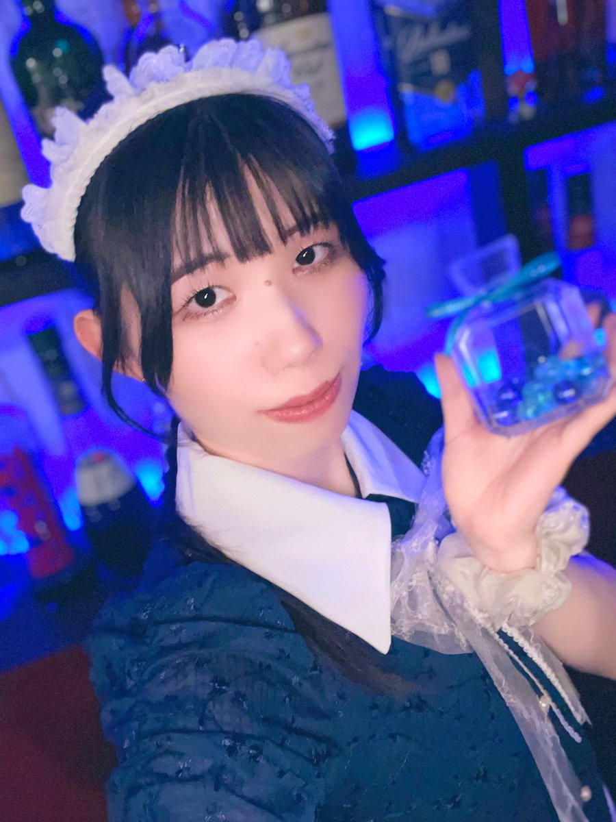 yotuba_touka's tweet photo. 取り急ぎではございますが、本日は喫茶・万華鏡にご来店頂きありがとうございました💠

沢山のお祝い本当にありがとうございます💐
皆様へ幸せの青をお届けする気持ちでご準備していたのに、私が皆様からの幸せいっぱいの気持ちです☺️

皆様にもこれから沢山の幸せが訪れますように💎 https://t.co/WnebwpwKfJ