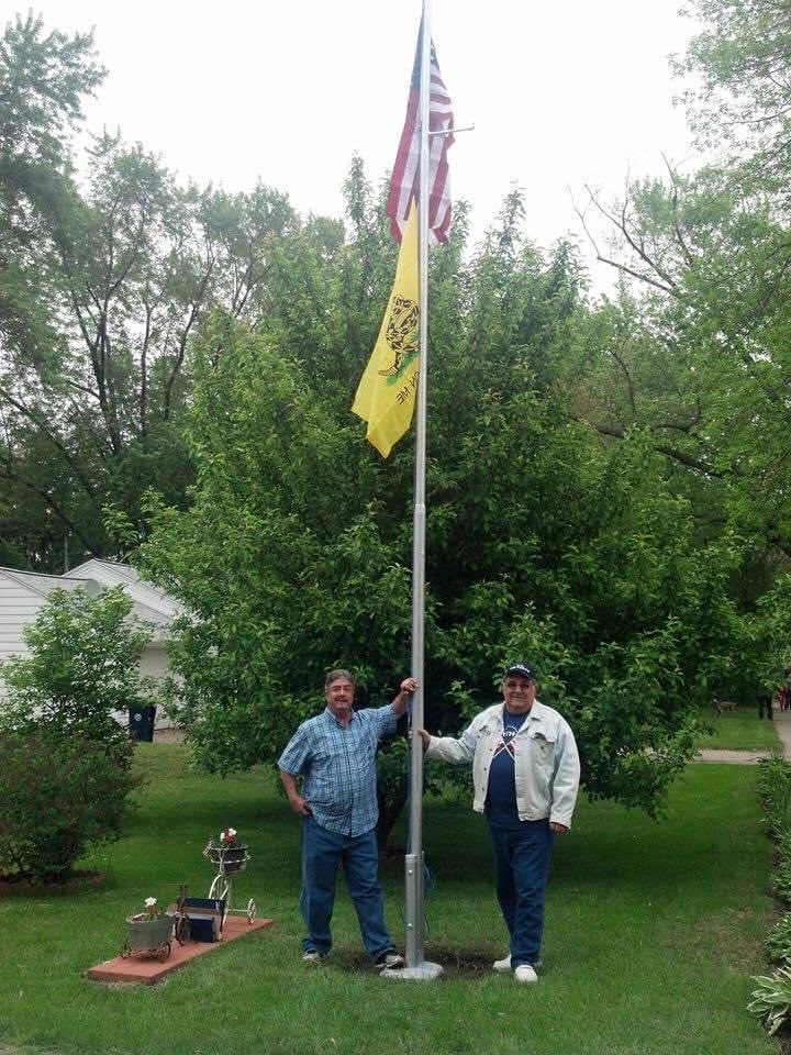 RonChavez62's tweet photo. @SteaknShake Memorial Day dedication on my home property, a new flag every year with pride! https://t.co/dBzZPnOQUp