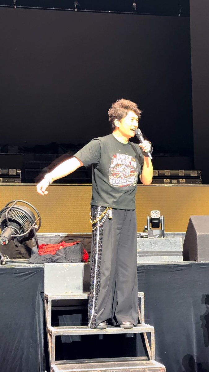 restricted_rate's tweet photo. 香取慎吾は（これだけはずっと観てた）天声慎吾での王子の記憶しかなかったので、ジャネットのオープニングアクト？？と訝っていたものの、、、蓋をあけてみれば客席から登壇したオープニングからエンディングまでの一連が完成された、とてもいいショーだった。 https://t.co/dyyaxQM0Ym