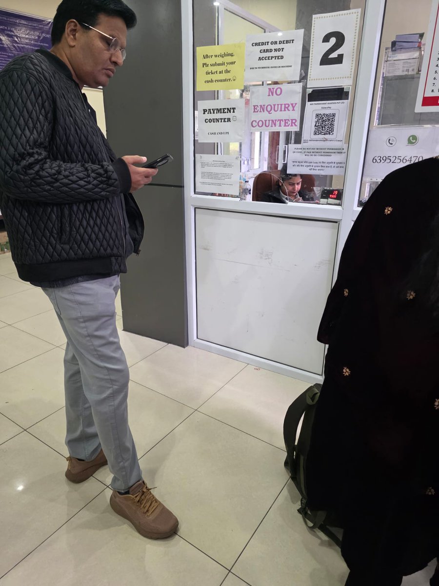 subhamdas27's tweet photo. @UTDBofficial Trans Bharath Helipad Guptkashi have the worst officials sitting at the counter giving the worst service. Even though requesting at the counter, their officer named Ithi behaved very rudely and imposed me as an imposter and did not allow me taking the heli service. https://t.co/hCeqZOUzLK
