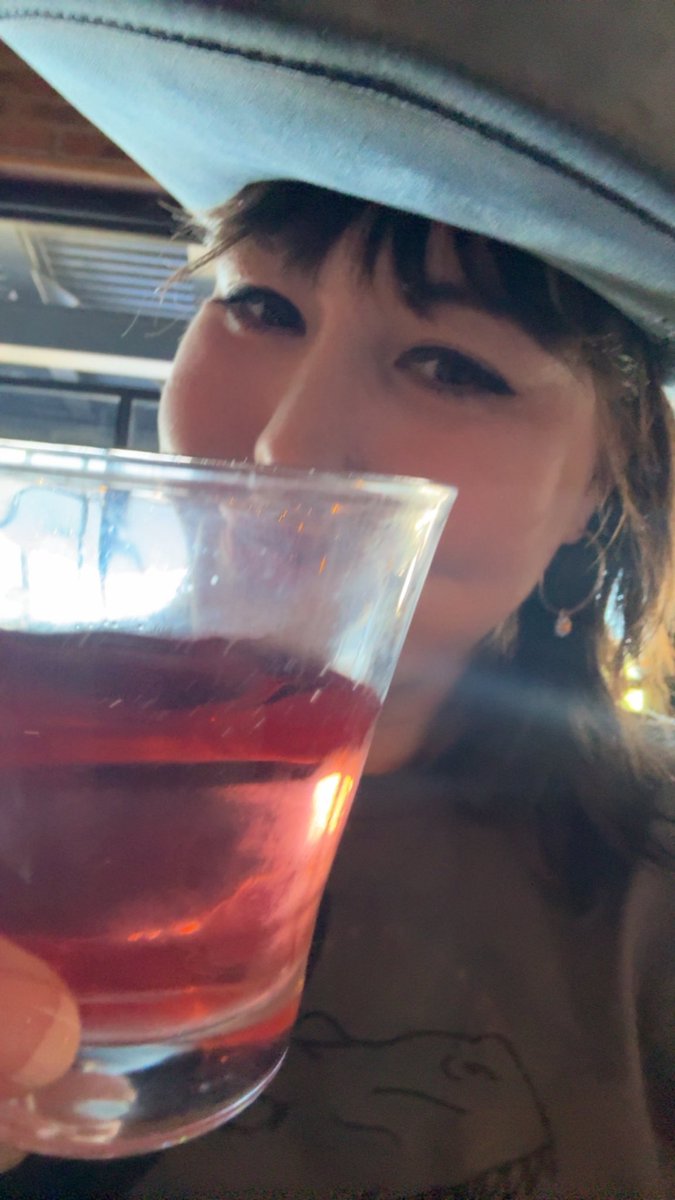 juniperhatesyou's tweet photo. Cheers - bottomless mimosas https://t.co/xgOmAK8ZE7
