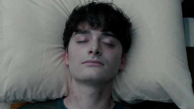 HanaFennie's tweet photo. God this frame is so unnerving, the exhaustion, the pale skin. https://t.co/SGvLEOW8V2
