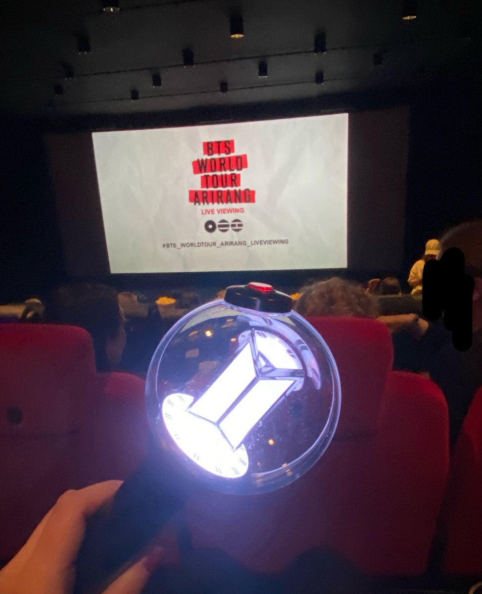 justonesea's tweet photo. live viewing today with army friends 💜 https://t.co/HnpS4y7DaT