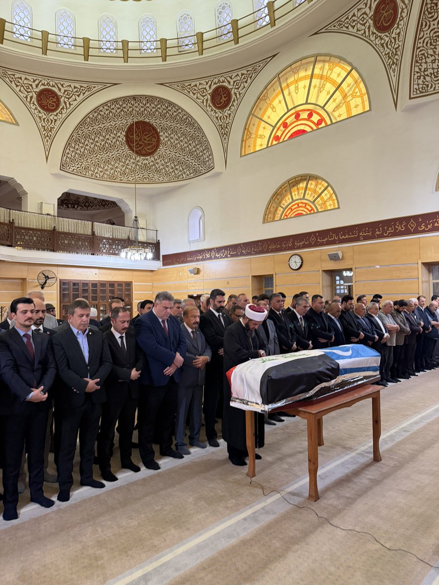 ProfDrComakli's tweet photo. Büyük Birlik Partisi olarak Genel Başkanımız sayın Mustafa DESTİCİ beyefendinin ve camiamızın başsağlığı ve taziyelerini iletmek üzere Kerkük Valisi Sayın Mehmet Seman Ağa’nın muhterem babası Kenan Yusuf Ağa’nın cenaze namazına iştirak ettik. 

Büyük Birlik Partisi Genel Başkan Yrd. Bülent İspir beyefendi, Özel kalem müdürü Kenan Gökçen Beyefendi, MKYK Üyeleri, Ankara il başkanı Hamza Kurt beyefendi ve yönetimi ve Alperenler olarak katılım sağladığımız cenaze töreninde Kenan Yusuf ağabeyimize Allah’tan rahmet, Kerkük valimize, ailesine, yakınlarına ve Türkmeneli Türklüğü’ne başsağlığı ve sabır diliyoruz. Mekanı cennet ruhu şad olsun.
@SemanAgaoglu @Mustafa_Destici @bbpgenelmerkez