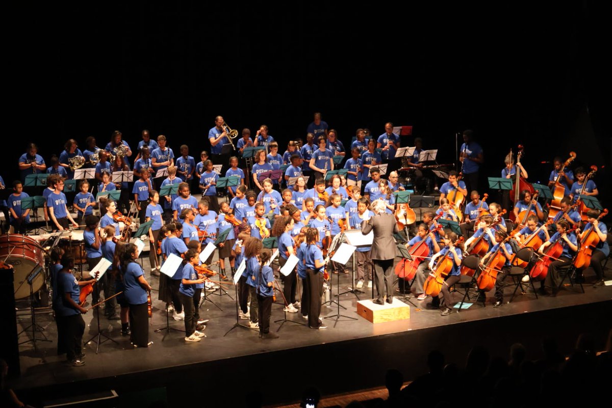 cavyvs's tweet photo. 🎶 Émotion lors de la générale de l’orchestre DEMOS du Val d’Yerres Val de Seine 
Trois ans de travail, de partage et de progrès récompensés après un magnifique concert donné aujourd'hui à la MAC d'Épinay. RDV le 20 juin à 20h pour le final à la Philharmonie de Paris !
@durovray https://t.co/6dmf6K577N