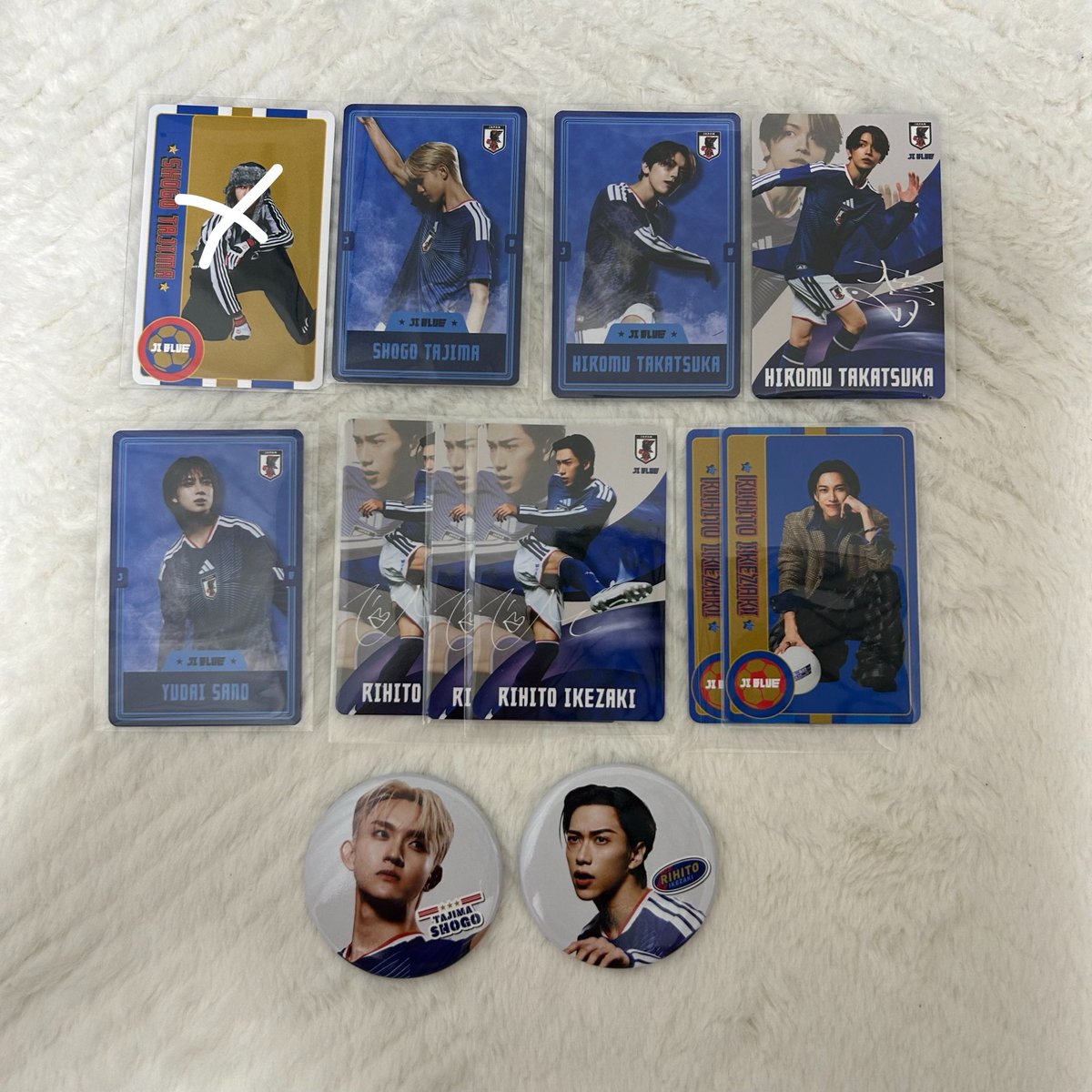 _pcrn_'s tweet photo. JI BLUE JO1 INI ラントレ 缶バッジ 交換

【譲】
JO1 與那城 河野 佐藤 川西 金城
INI 田島(初期傷あり)  髙塚 佐野 池﨑
         
【求】
同種 後藤(缶バッジは優先度低いです)

まとめての郵送のみ
お心当たりのある方はお気軽にリプお願いいたします🕊️🤍

#INI交換  #JIBLUE交換  #JO1交換 https://t.co/7rlQ3WYSW5