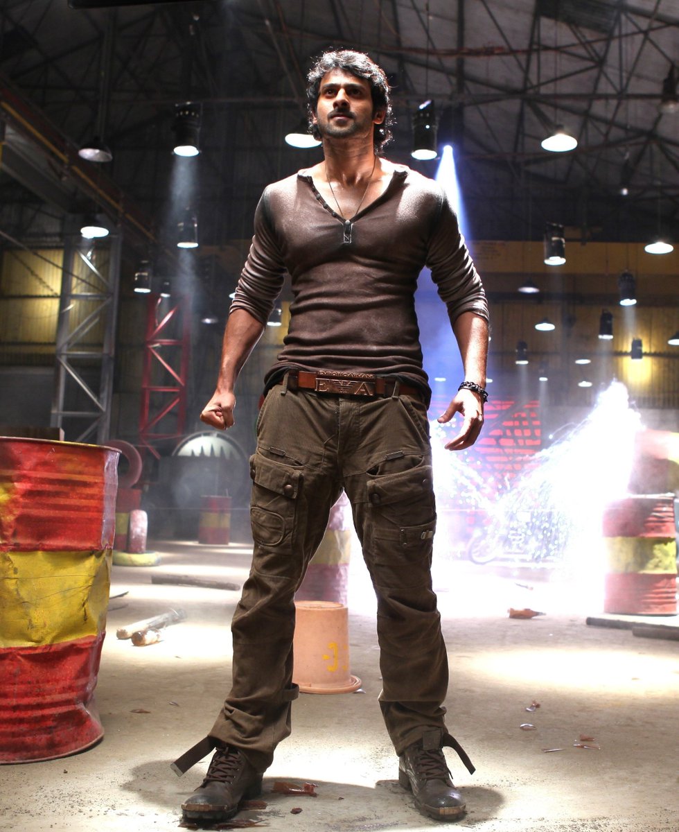 SairaamKalyan's tweet photo. After mr. perfect, prabhas's styling in rebel is top notch. Prabhas styling prabhas ki thappa inkodiki set kuda avvav asalu https://t.co/ztVQkTJwai