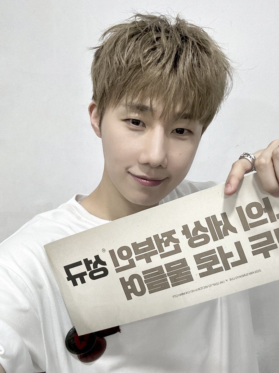 KSK_official's tweet photo. [📸] 

2026.06.13
@ 2026 KIMSUNGKYU LIVE [LV4: LEAP TO VECTOR] IN HO CHI MINH CITY🖤

보다 가까운 곳에서 마주하며,
시민둥이 여러분과 완벽한 시너지를 이뤄냈던 하루💖

첫 곡의 시작부터 다정하게 안녕을 나누던 순간까지, 
여러분과 공유했던 행복한 시간들 덕분에
오늘도 뿌듯한 기억 가득 안은 채 공연 종료💪✨

소중한 시간 내어 방문해 주신 호치민 시민둥이 여러분,
진심으로 감사드려요💕 

#KIMSUNGKYU #김성규 
#Concert #LV4 #LeaptoVector