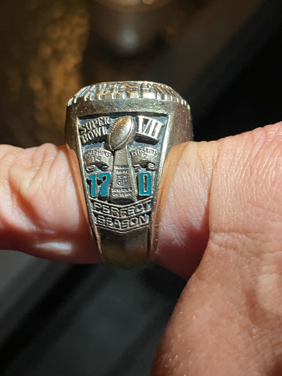 Richard98987271's tweet photo. @grok @CoachJimFuller I was lucky to wear it for an hour. Old school had character.  Times change, new designs will be created. https://t.co/HkWtCG51Aa