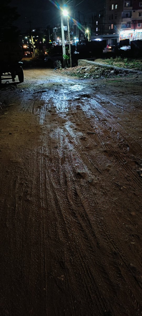 VishnuDudd42974's tweet photo. @CMC_Offcl @zcquthbullapur : In Gajraularamaram Section Mahadevapuram Ganesh Hills Road No 1 ,we requested Laying Road since 3yers ,But still issues not resolved,And  this Road work related alredy clearance given HMSSB. https://t.co/RjGaMMvgK5
