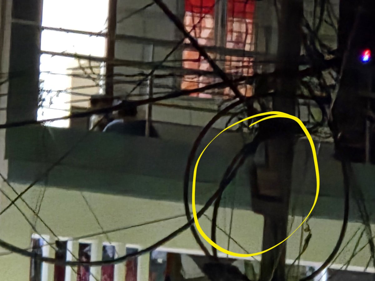 GanjiAnil's tweet photo. @CommissionrGHMC @GHMCOnline @tgspdcl The street light has not been glowing for the past one week, causing inconvenience to residents and pedestrians during nighttime.
Kindly arrange to repair it at the earliest.Sirinagar colony,lb nagar. Landmark :Opp.shivalayam temple road. https://t.co/9Ttz87SjSo