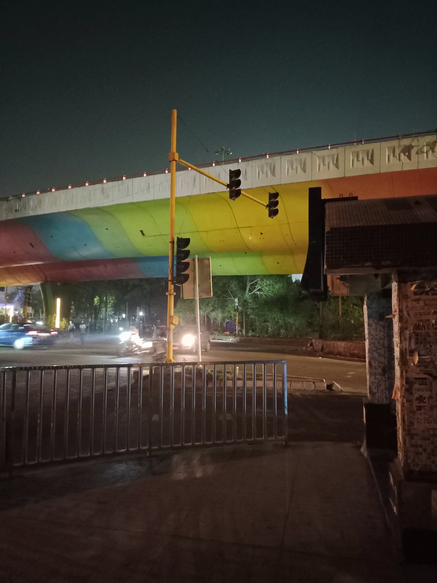 rahulkamat_01's tweet photo. Urgent attention required: The traffic signals at the T-point on Ring Road, opposite PGDAV College,Sriniwaspuri, are completely non-functional from the past 4-5 hours. 1/2 
@dtptraffic @CMODelhi
@gupta_rekha https://t.co/K7qqHexhcp