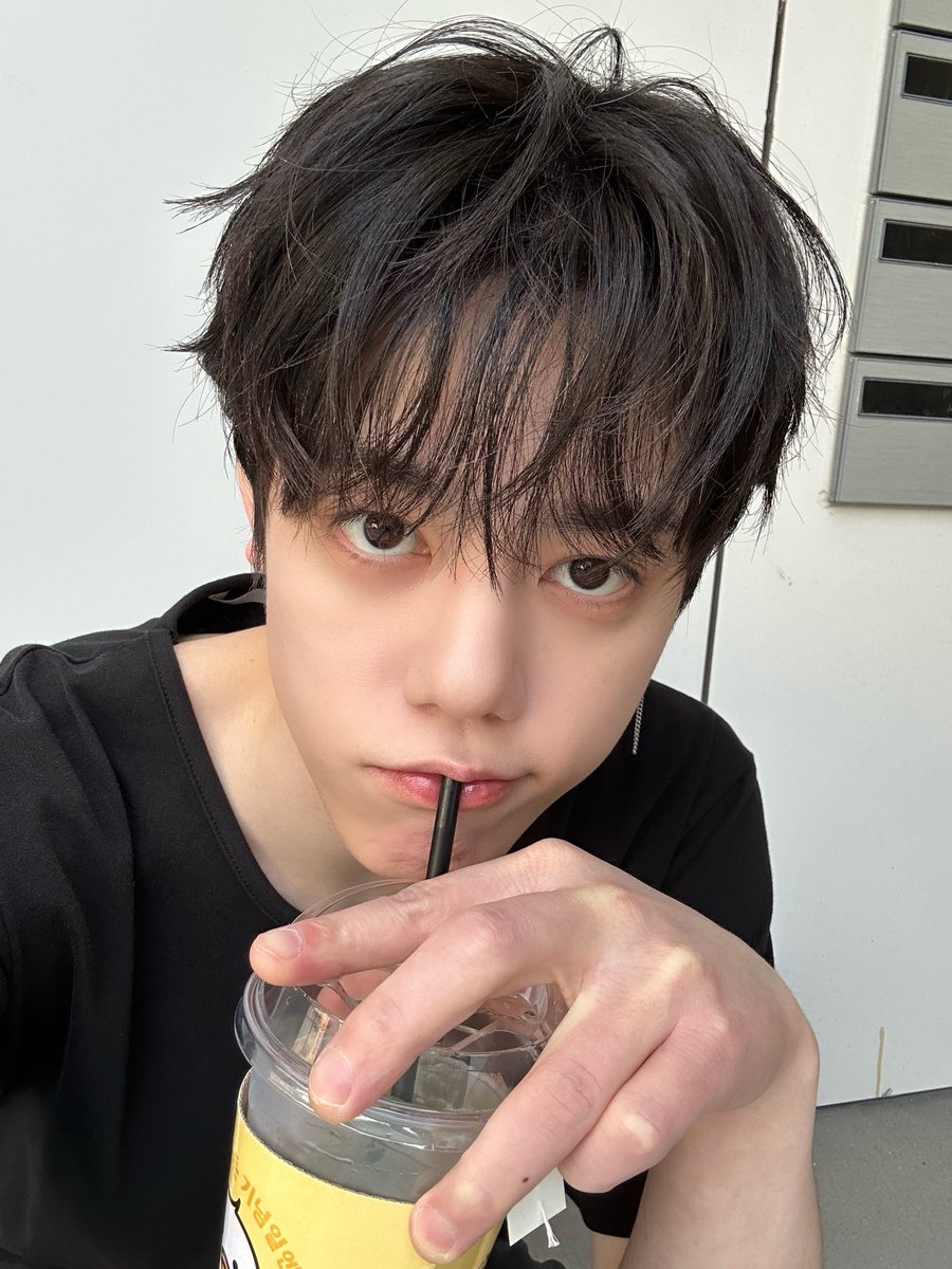 chazzangg's tweet photo. 왜이러세요? 
ㄴ왜요 (positive) https://t.co/rswXJx37Gx