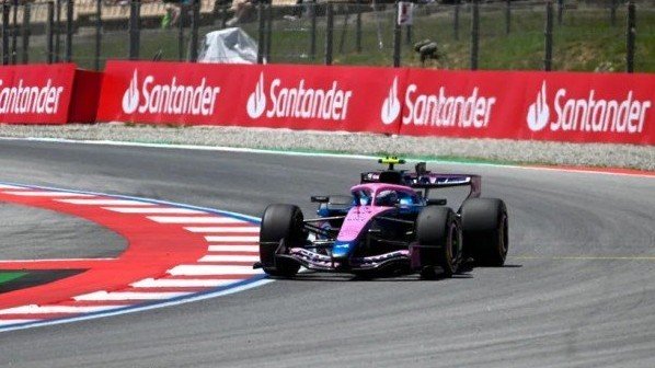 marioruben63's tweet photo. @FranColapinto clacificó 13º para el #BarcelonaGP.
Probó todo tipo de puestas a punto y nunca encontró un auto balanceado. @PierreGASLY estuvo por detrás y eso demuestra que es el auto el que no anda. Mucho para ver esta noche para descubrir el problema, es lento, inestable y desgasta los neumáticos por el exceso de patinaje. Otra carrera para sobrevivir. Veremos si los rápidos de la mitad del pelotón sufren más el desgaste y así poder avanzar. #VamosNene