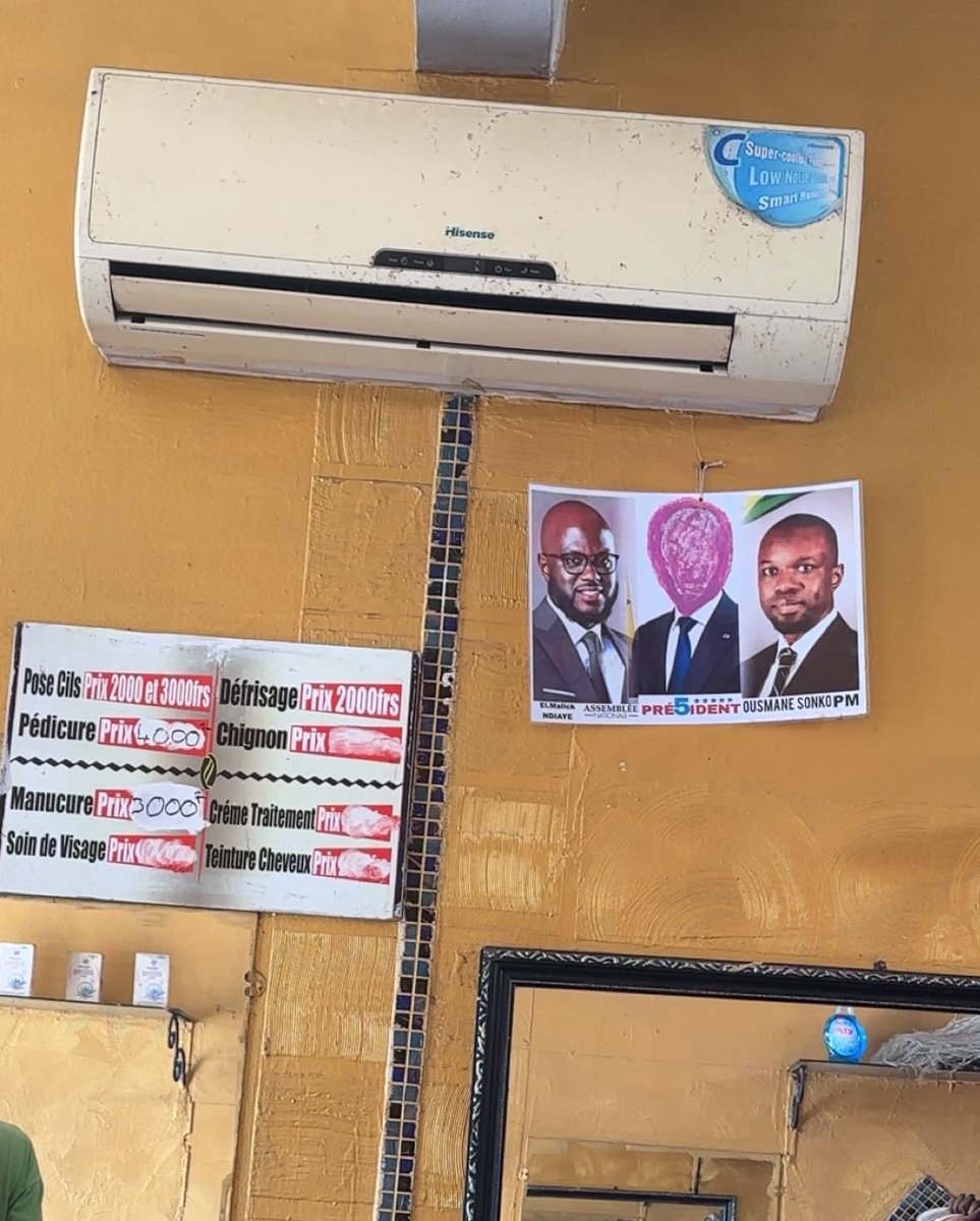 awambacke's tweet photo. Sama salon coiffure bi la dem legui fek mou def ni photo .
J’étais morte de rire 😂😂 j’ai hurlé j’ai pas pu me retenir 
Ay kou am problème ak patriotes yi 😥😥😥 yerem nala https://t.co/7mmDMDklk3