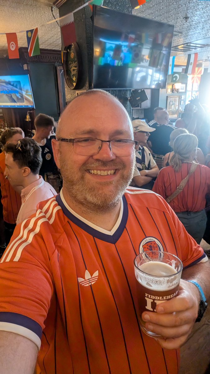 nelbo009's tweet photo. I get to watch @ScotlandNT in a  #FIFAWorldCup today. I was beginning to doubt I'd ever be able to say that!  🏴󠁧󠁢󠁳󠁣󠁴󠁿🍺🇺🇸 https://t.co/ZRTdozzqn4