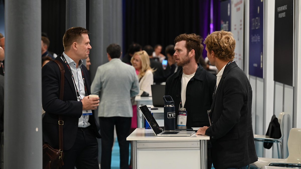Movmo_App's tweet photo. Dublin last week. Met our advisor Sveinn in person after months of calls. Worth it.
Best conversations happened at 11 pm with no agenda.
Grateful to everyone who smiled at "Put more butts in seats" 😄
See you in Lisbon. #FTE #startup https://t.co/lAS5crnwOV