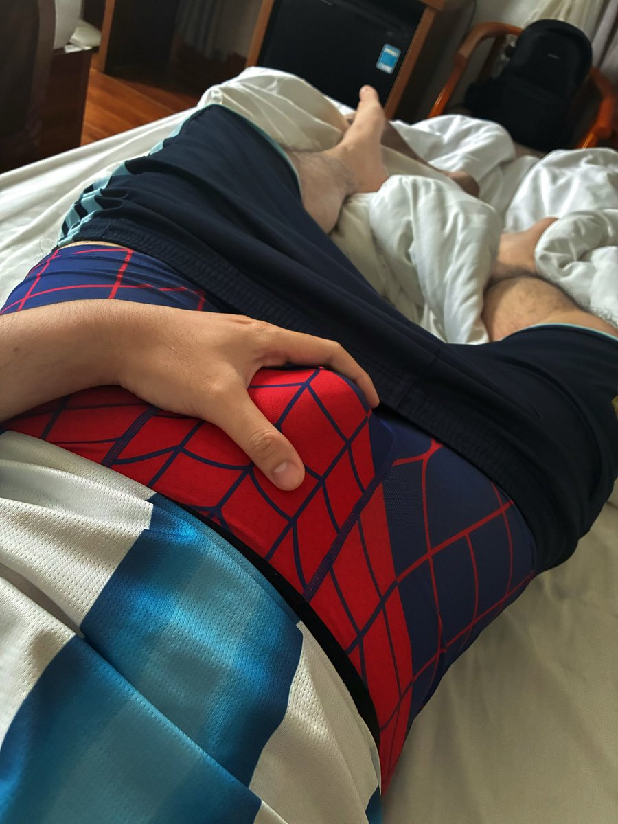 duckha95's tweet photo. Spider man https://t.co/HaO8NRxTrm