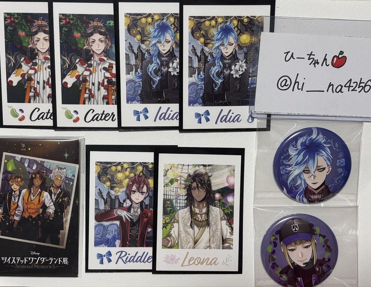 hi___na4256's tweet photo. 【交換】 ツイステ展 ランダムコレクションカード 缶バッジ

【譲】 
缶バッジ: ルーク イデア
カード: リドル ケイト2 レオナ イデア2
入場特典: サバナクロー寮

【求】 エペル ポムフィオーレ寮

イデアは好条件の方優先です🙇🏻‍♀️
郵送のみのお取引です📮 https://t.co/WhB1Gx0SwN