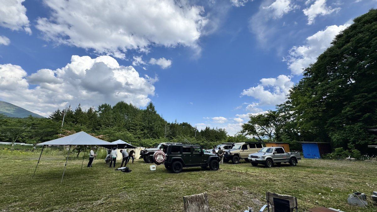 ZZTOP2026's tweet photo. 超久しぶりの四駆クラブキャンプ⛺️🔥
20年数ぶりに再開したメンバーで近況報告しながらの焚き火が染み渡ります🥃
#ランクル
#jeep https://t.co/ET7R9iaNBa