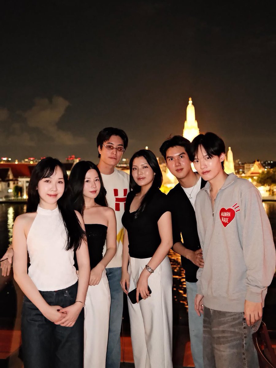 nookhong's tweet photo. มายเฟรนหนูออเวย์ซัพพอตติ้งจริงๆ

22ND MIRACLE BOY GEMINI
#22ndGEMINIDay 
#Gemini_NT #เจมีไนน์ https://t.co/qMZDhm1pWE