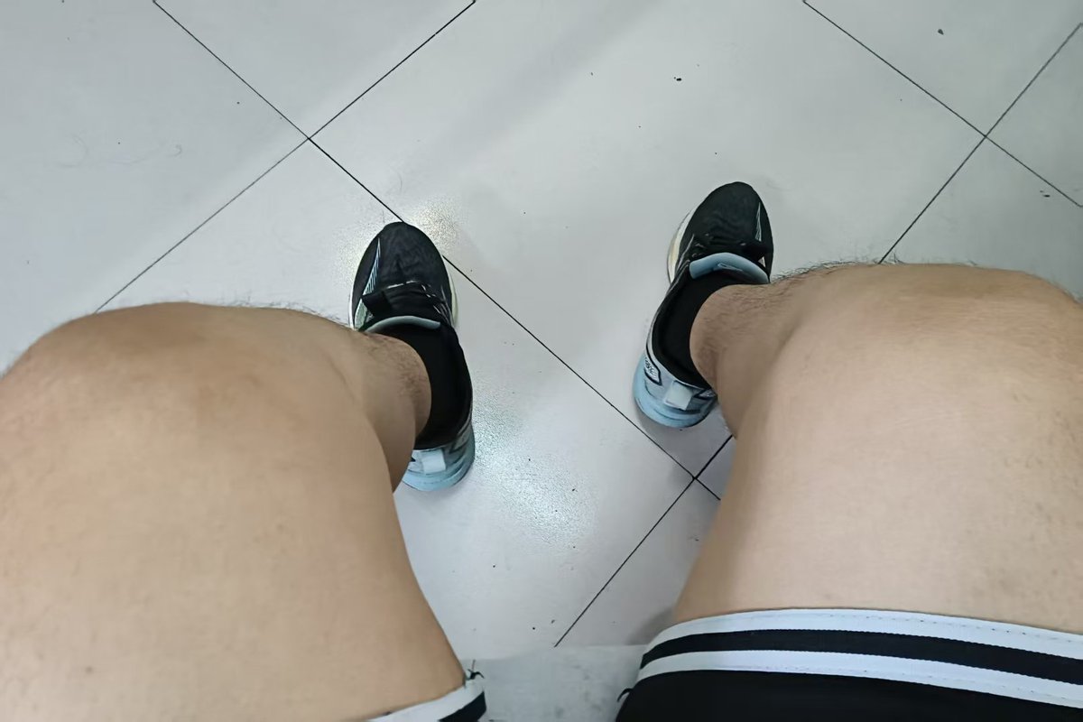 yanqingdudog's tweet photo. 腿好粗 https://t.co/uRbevSjy6b