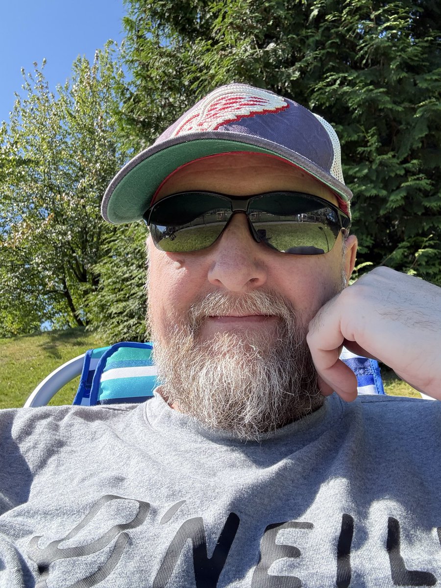 Ashley 🧔♂️🏒🥅🤘🇨🇦 tweet media