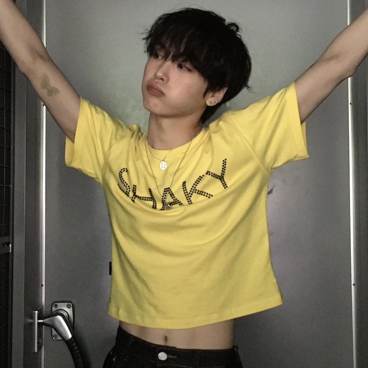 moguswing's tweet photo. @angaebbang @chadonghyeop Girl lets not do that this boy barely weighs 50 kgs he just has some cute cheeks and it wouldn't be an issue if he were either https://t.co/Jy4M4LMgiy
