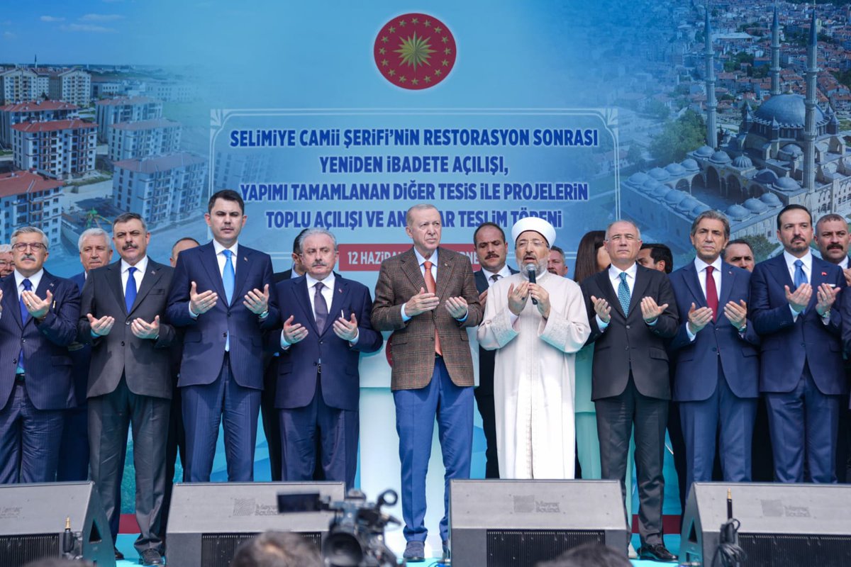 edirnecsb's tweet photo. Yapımı tamamlanan Edirne Söğütlük Millet Bahçesi, Cumhurbaşkanımız Sayın Recep Tayyip ERDOĞAN'ın Selimiye Meydanından bağlandığı canlı yayınla resmen hizmete açıldı. https://t.co/BJlRV55ltU