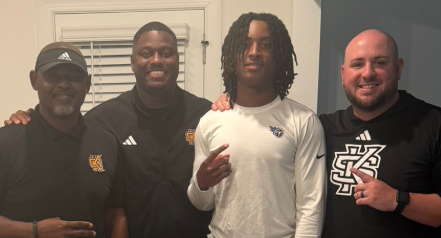 sixstarfootball's tweet photo. EVENT COVERAGE | Several talented Offensive prospects make noise at Kennesaw St Mega Camp

📍 Kennesaw St | Kennesaw, GA
💪 QB/WR rospects brought the heat
📈 Stock-rising talent turned heads in front of the Owls staff

🔥 Full recap + scouting reports
STORY ➡️https://t.co/5rswuTtrjw

@Jacksonangel33 @ster1ingk14 @Malachi_Pace1 @cjpeoples_1 @HazielPerezqb @parkerturleyqb @Isaiah2walker @donnellegulley0 @BakerHamza58432 @KarzellD @6eclusiv3 @BraxtonHerbison @HoldenHoop @AnthonyMhoward1 @BraylinLane1 @levi_lord2 @primetimecarter @ReevesRohloff1 @Bran_S9 @ianthorns2027 @1ancewatts @Raymondw2028