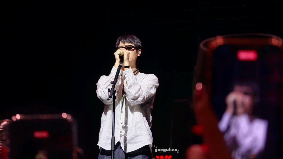 BeaniverseYoun2's tweet photo. 13.06.2026 #Archive1_in_Paris

ช่วง Sound Check วันนี้ซึงยอนบอกว่าหวัดที่เริ่มเป็นเมื่อวาน😮‍💨(#Archive1_in_Frankfurt) เป็นหนักขึ้นอีกค่ะ🤧

#Archive_1 #WOODZ #우즈 #조승연 https://t.co/jJBfjOuY14
