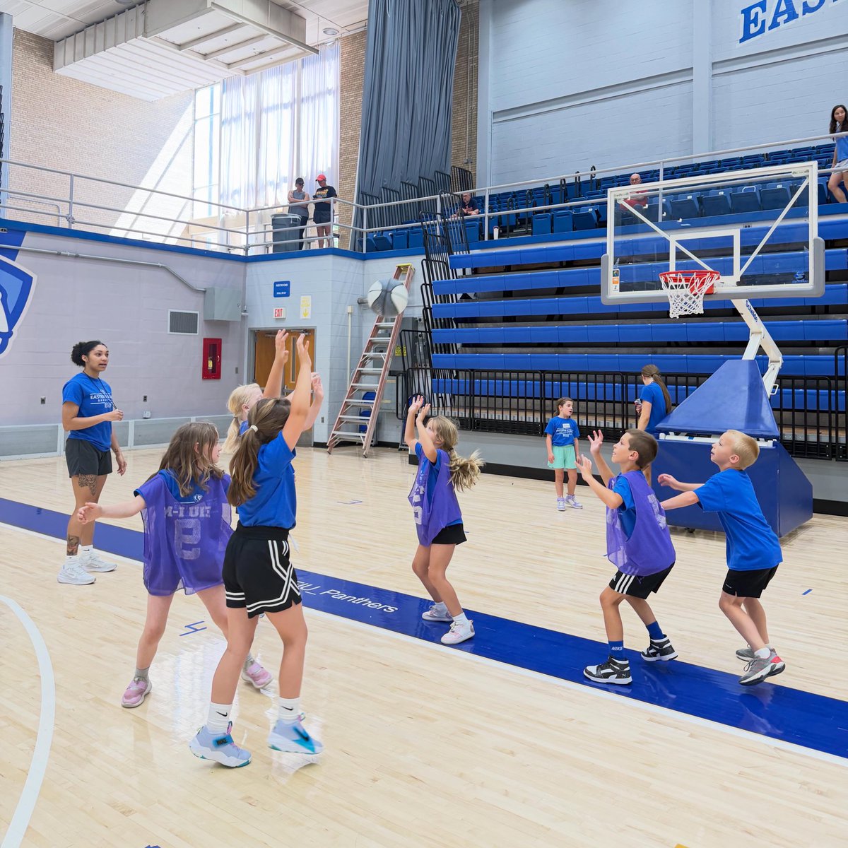EIUWBB's tweet photo. Had a great Co-Ed Kids Camp! Camp was amazing. Thank you to all of the campers for showing up and working hard! Congrats to all of the winners! 💙🐾 https://t.co/xFAhq13YK2