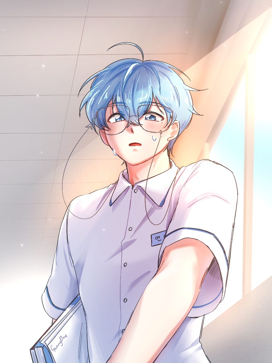 GwangDae_11's tweet photo. #yeoni_art

하복의 계절 🐬 https://t.co/XigjgpU8XS