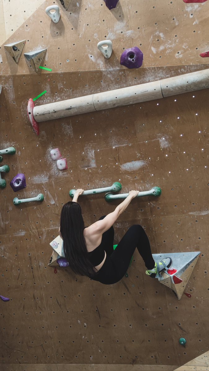 RebecaArranz9's tweet photo. #climbingtime https://t.co/57uX7p54AD