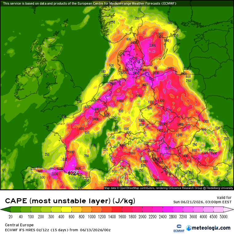 CES_Forecasts's tweet photo. NEXT WEEKEND LOOKS INSANE!
next weekend looks like it will get bombarded by thunderstorms.
even though CAPE doesnt really tell us the probability of thunderstorms, but its a great indicator of where and how strong they could be.
Its still 7 days away, but models have shown it since wednesday, so the chance is very high.
